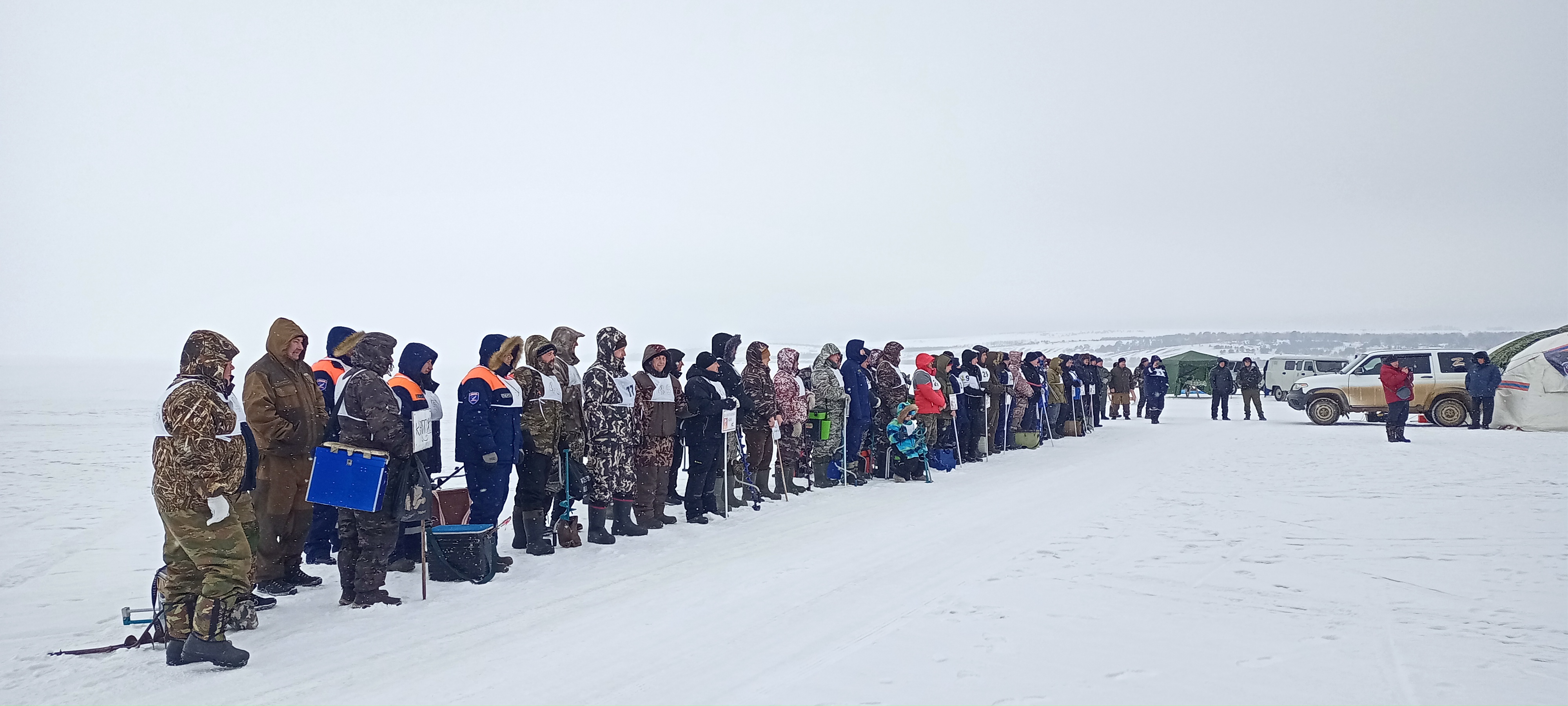 Соревнования по подледной ловле.